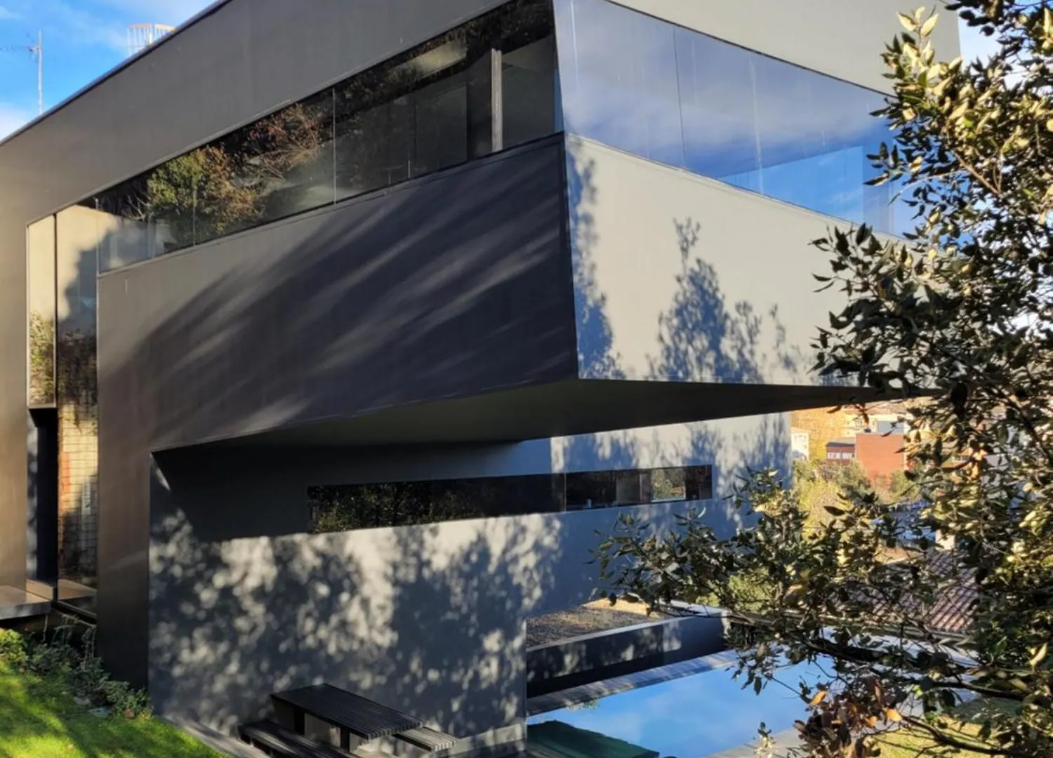 The Black Line House 奥洛特 别墅
