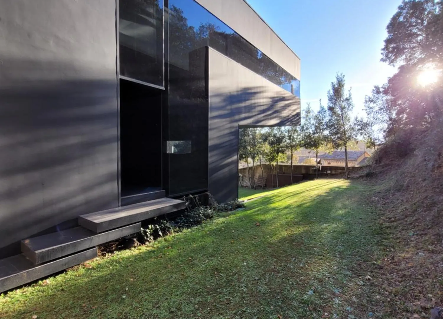 The Black Line House 奥洛特