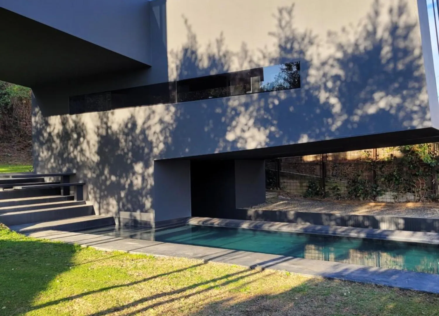 The Black Line House 奥洛特