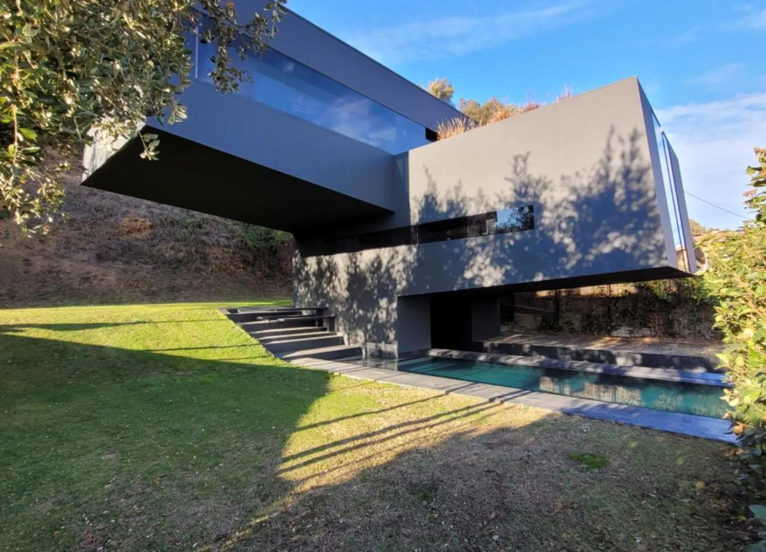 别墅 The Black Line House 奥洛特